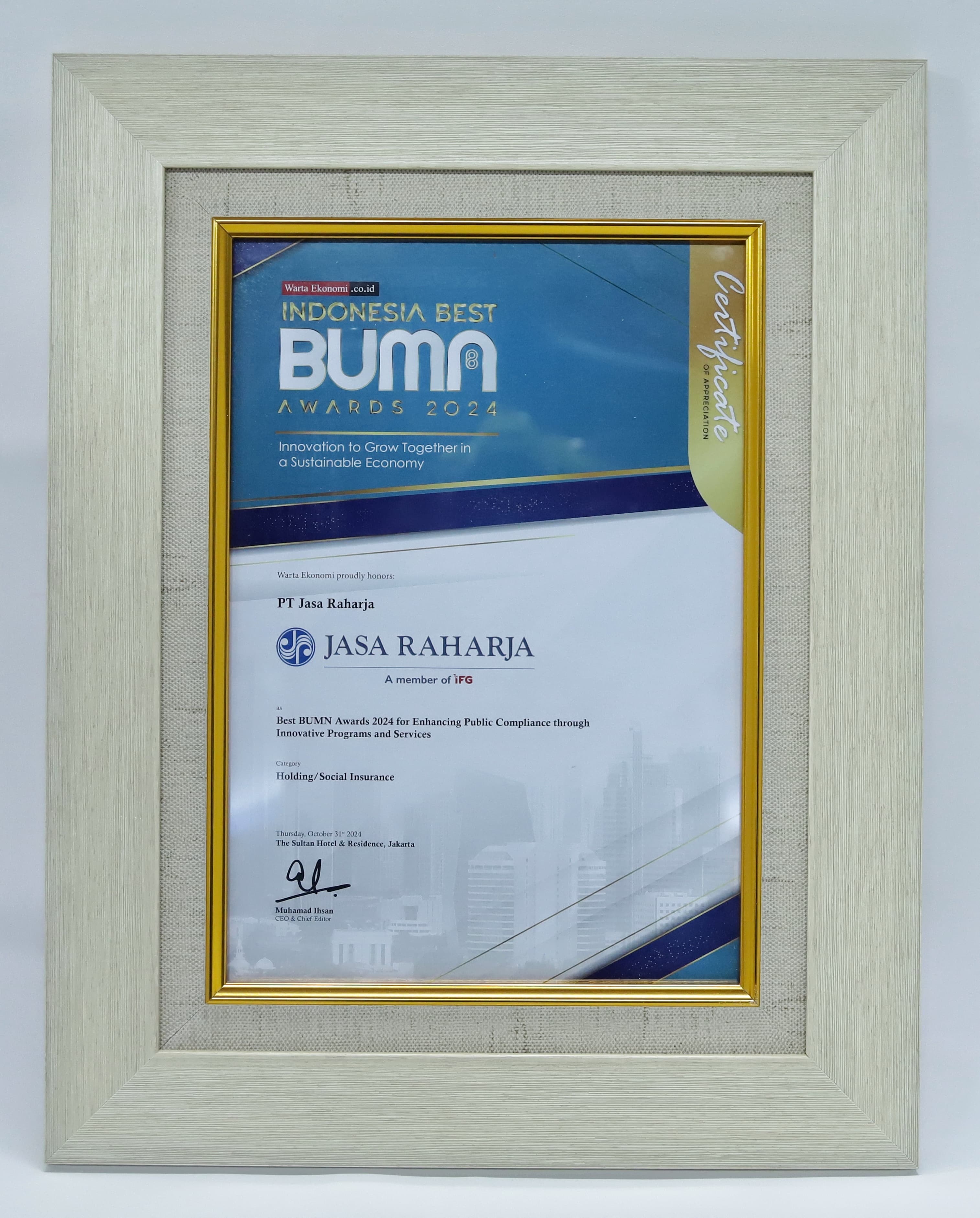 BEST BUMN AWARD for Enhancing Public Compliance through Innovation Program and Services