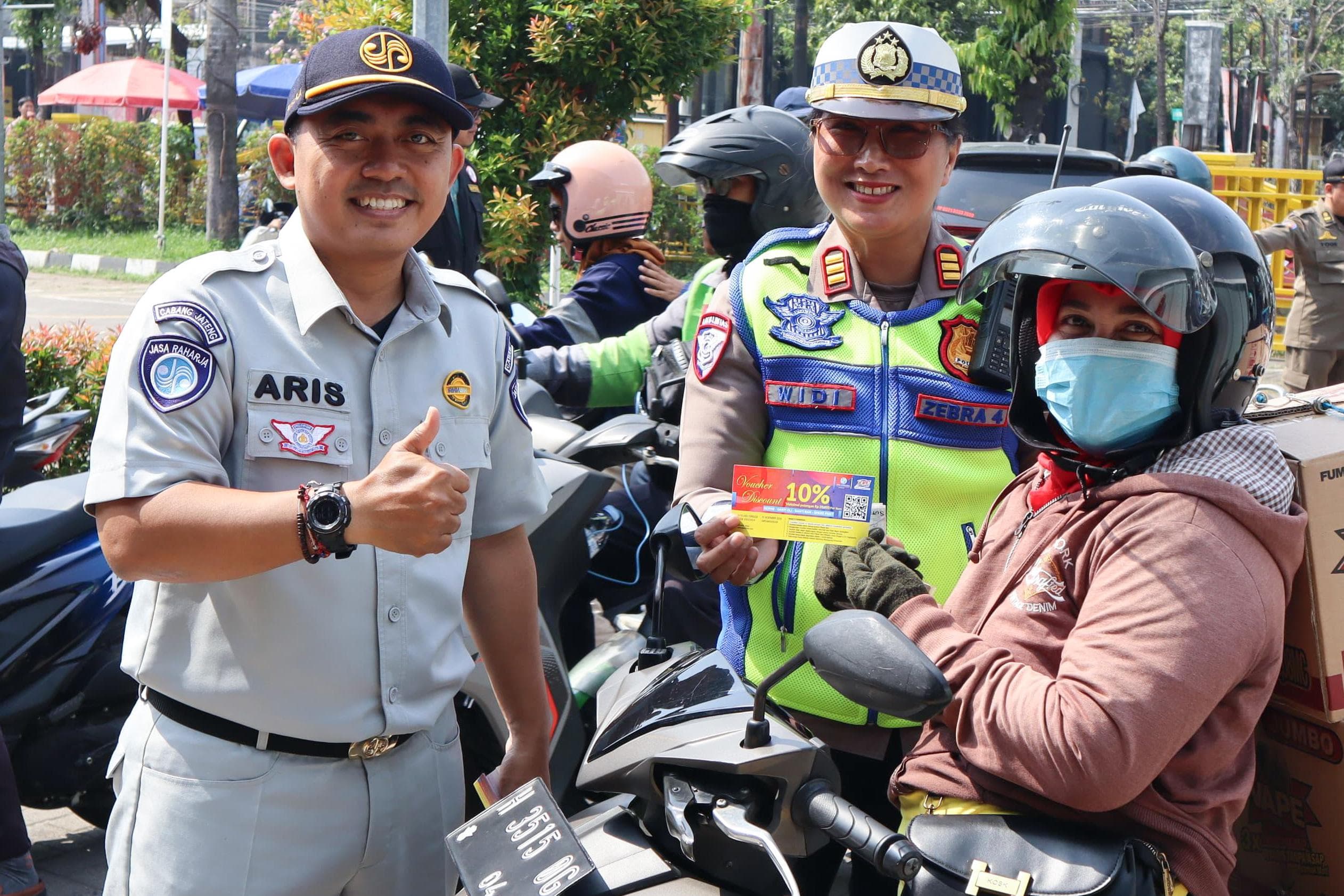 Memperingati Hari Pelanggan Nasional, Jasa Raharja dan Tim Pembina Samsat Berikan Apresiasi kepada Wajib Pajak